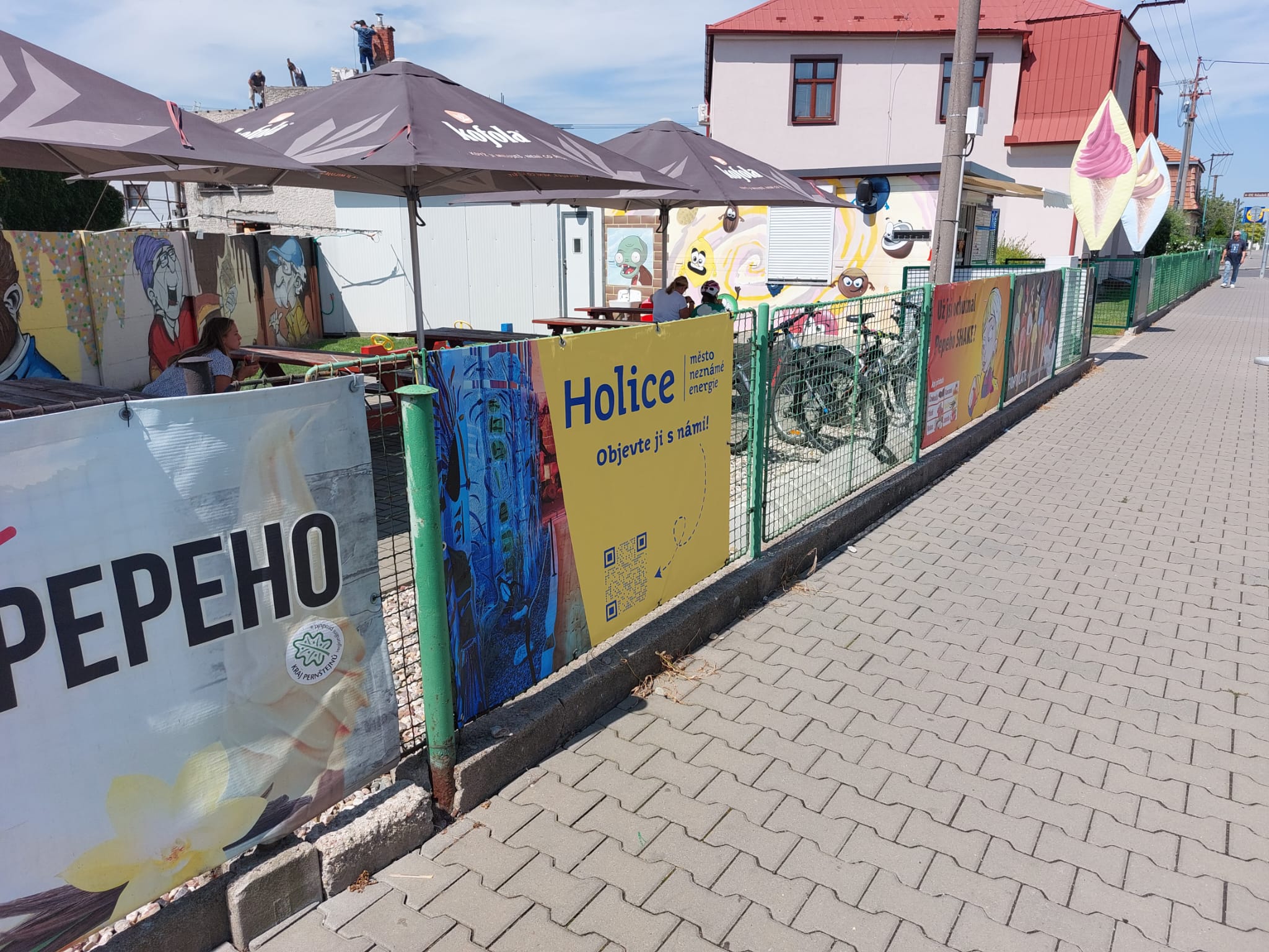 Stánek vyfocený z boku